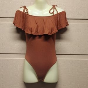 Mudd bodysuit cold shoulder top M